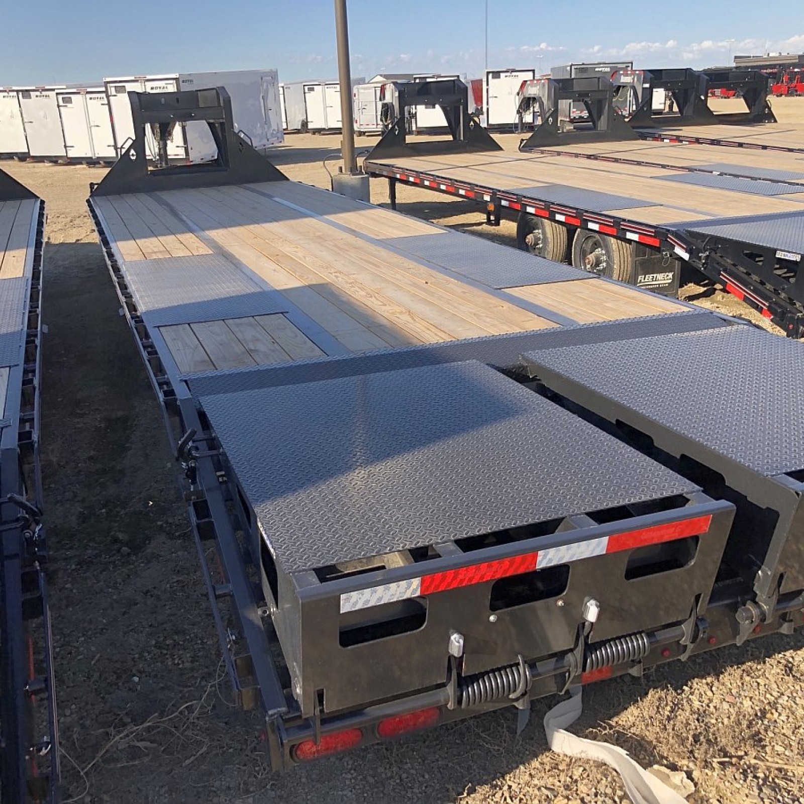 2023 Diamond C FMAX212SS32' Gooseneck Trailer Trailer Inventory