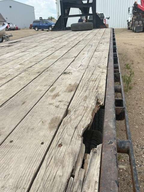 2008 PJ 30' Gooseneck Flat Deck Trailer