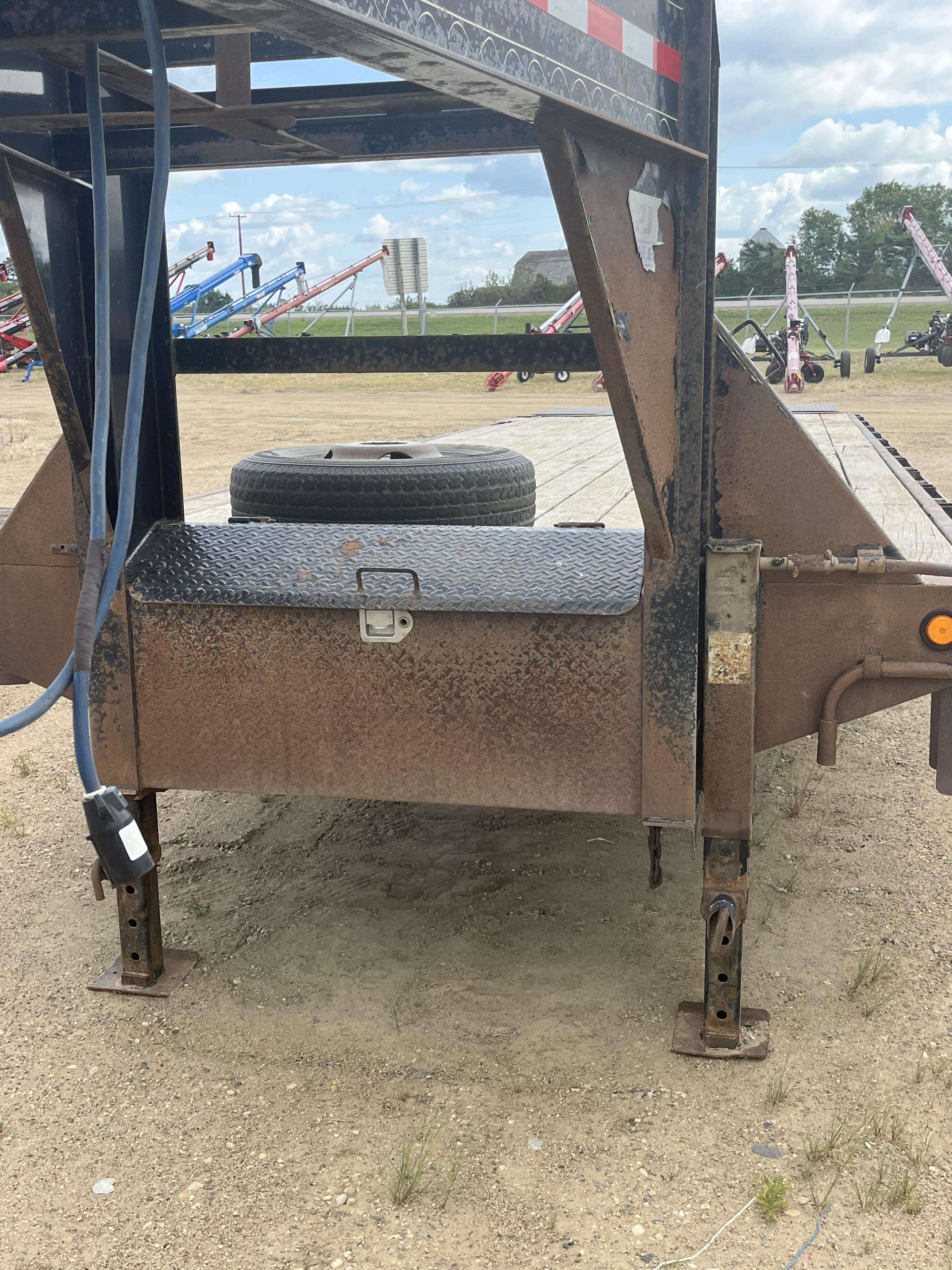 2008 PJ 30' Gooseneck Flat Deck Trailer