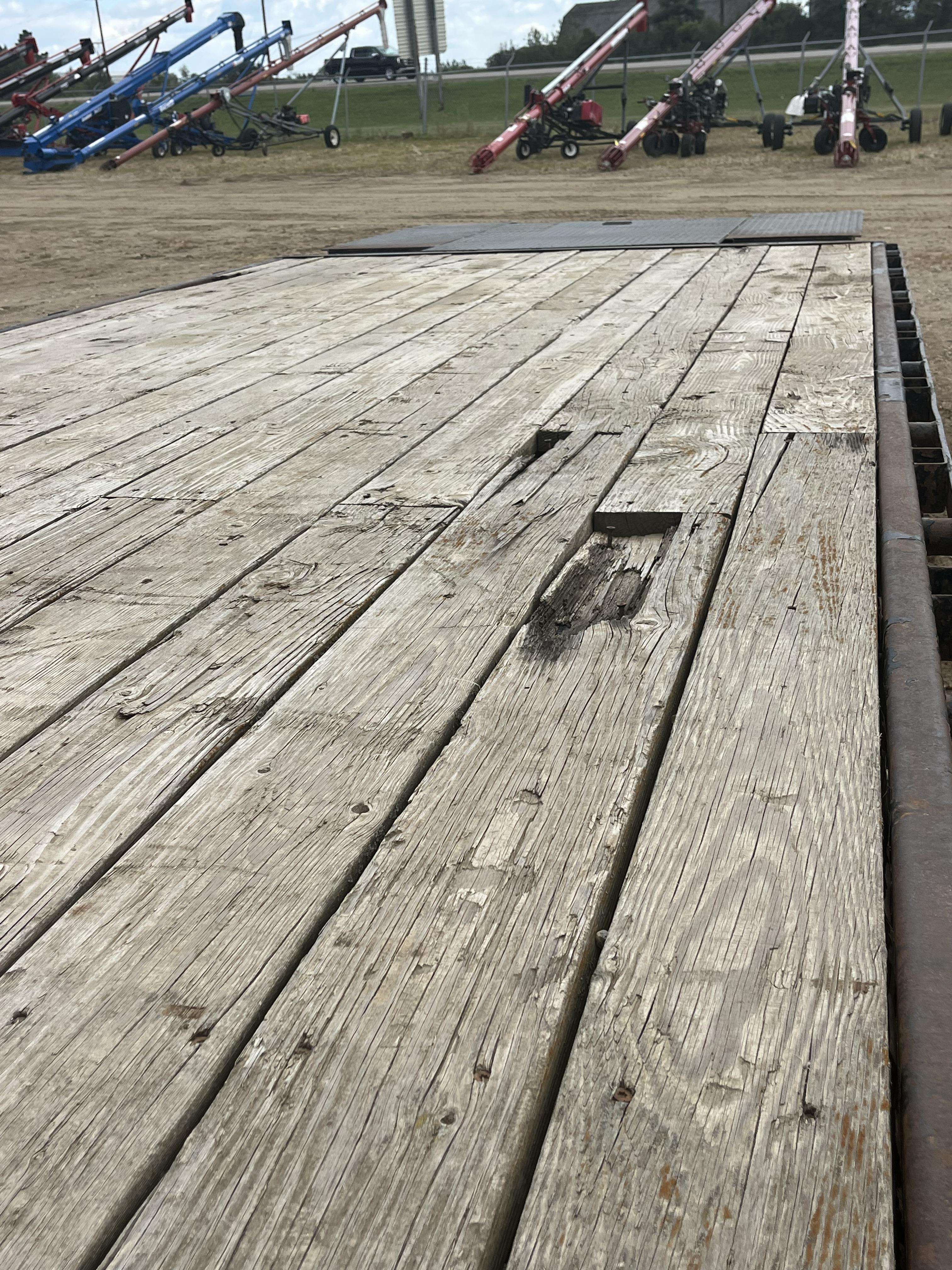 2008 PJ 30' Gooseneck Flat Deck Trailer