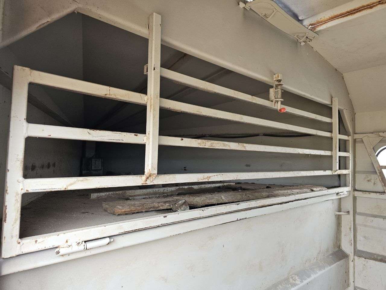 2009 Norbert 7'6" x 20' Gooseneck Livestock Trailer
