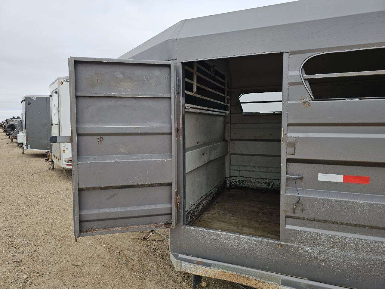 2009 Norbert 7'6" x 20' Gooseneck Livestock Trailer