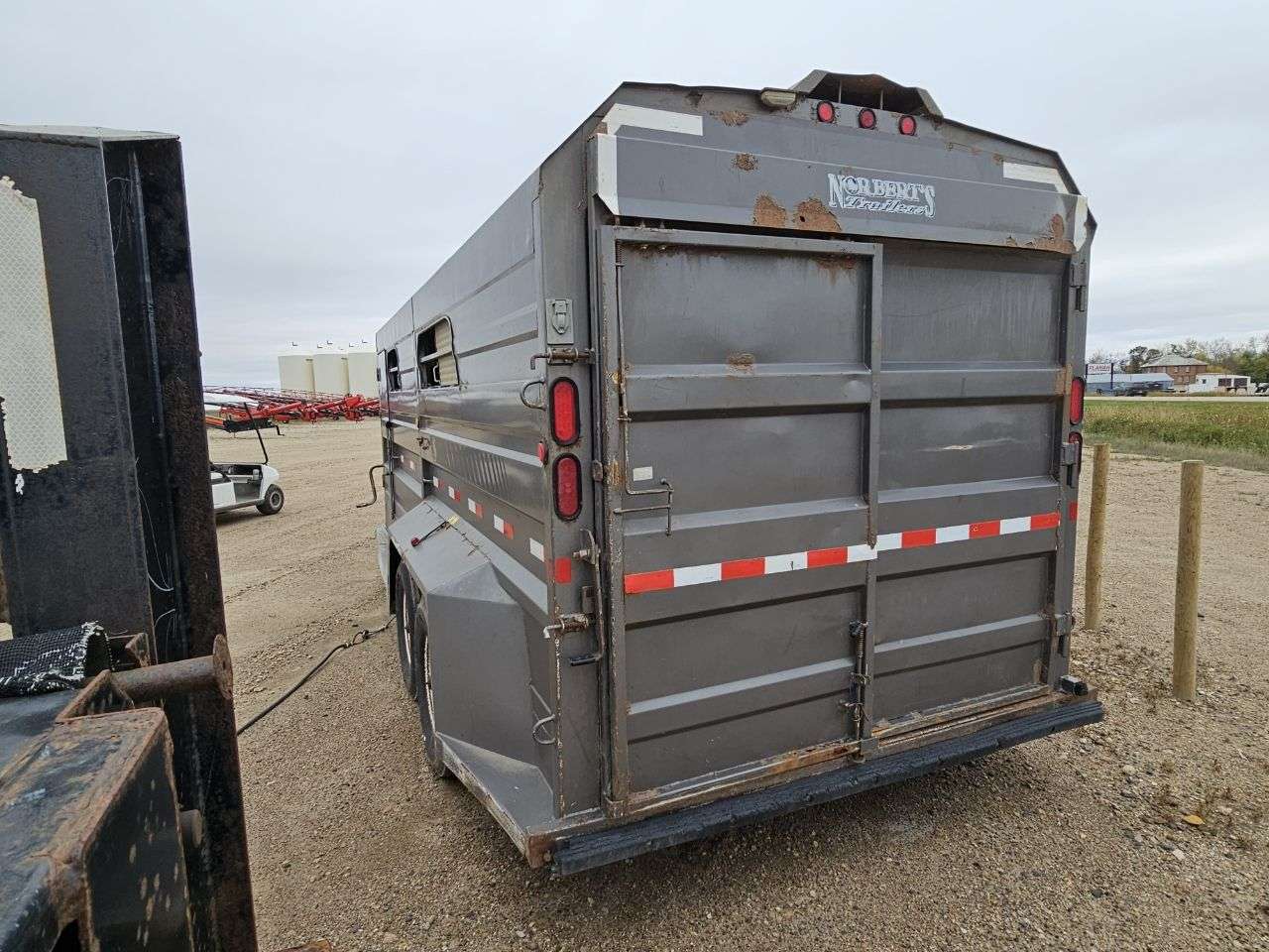 2009 Norbert 7'6" x 20' Gooseneck Livestock Trailer