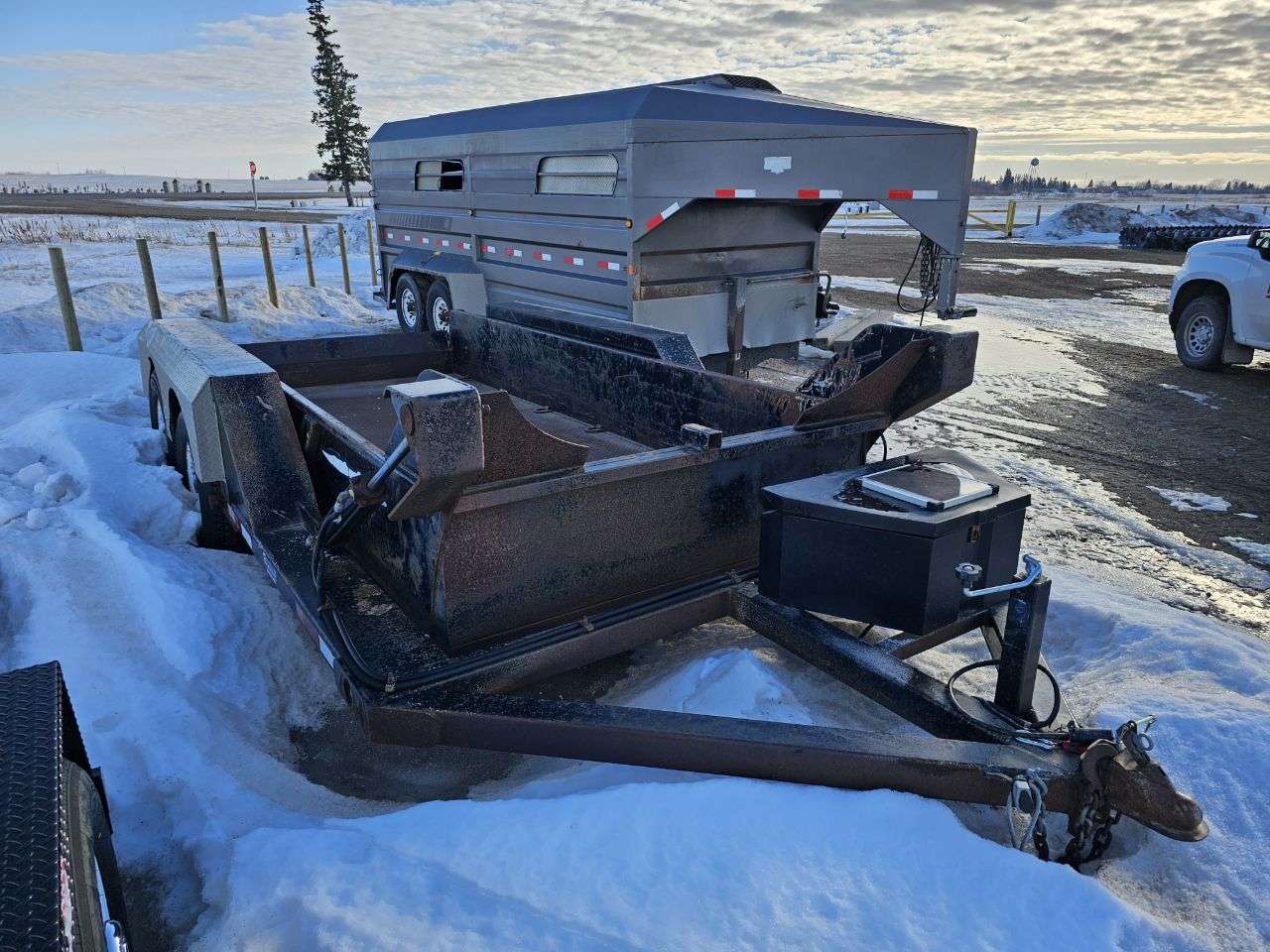 2011 Weber Lane 14' Air Tow Trailer