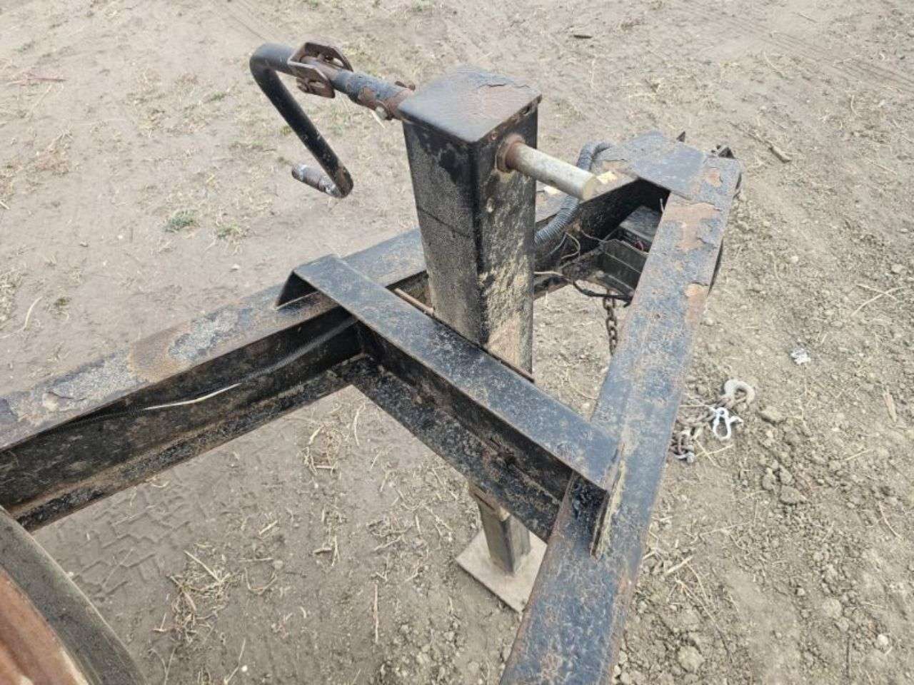 2012 Diamond C DEC 8.6' x 20' Flat Deck Trailer