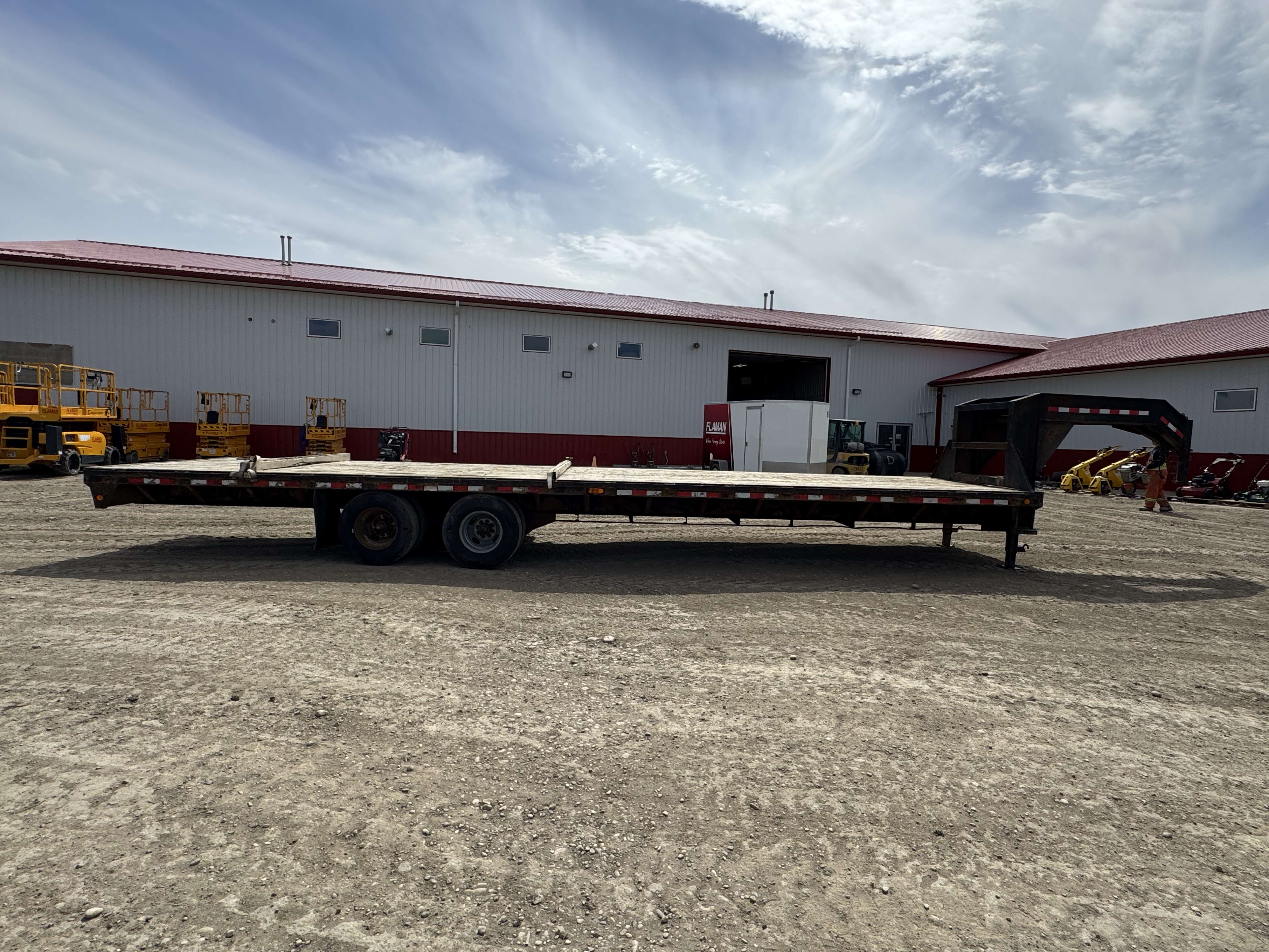 2014 PJ Trailers 8'6" x 30' Gooseneck Trailer