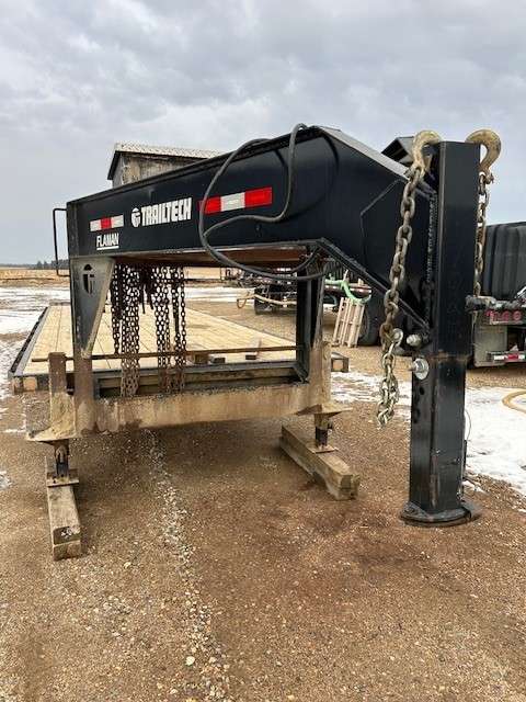 2016 Trailtech H370 Gooseneck Flat Deck Trailer