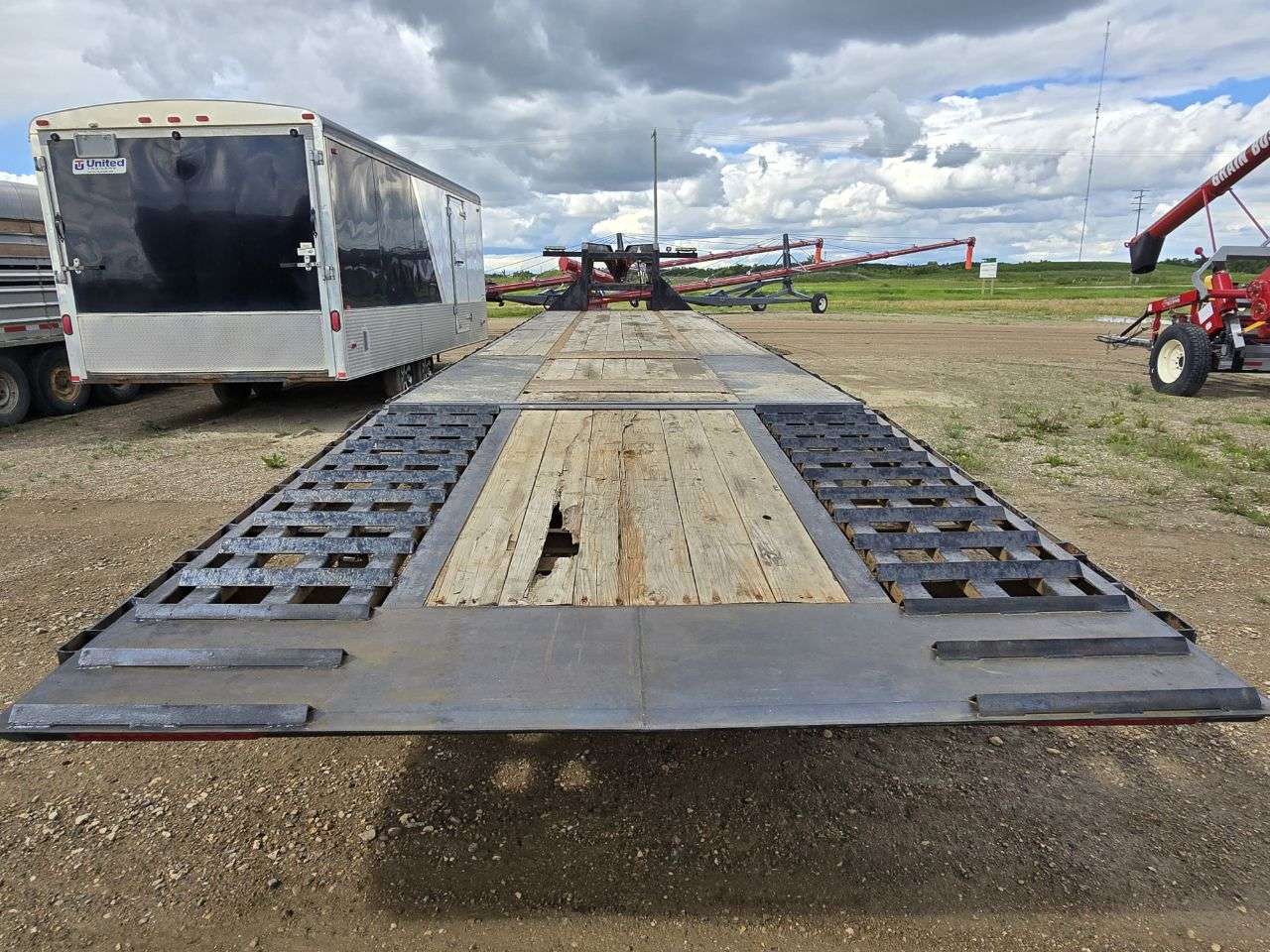 2019 Bix Tex 40 FT Flatdeck Beavertail Trailer