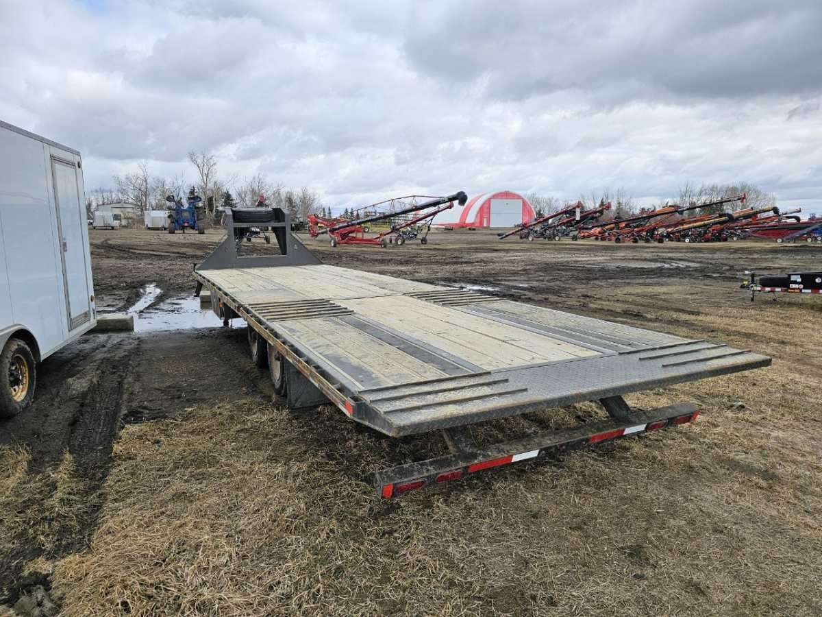 2019 Diamond C FMAX 8.6" x 30' Gooseneck Flat Deck