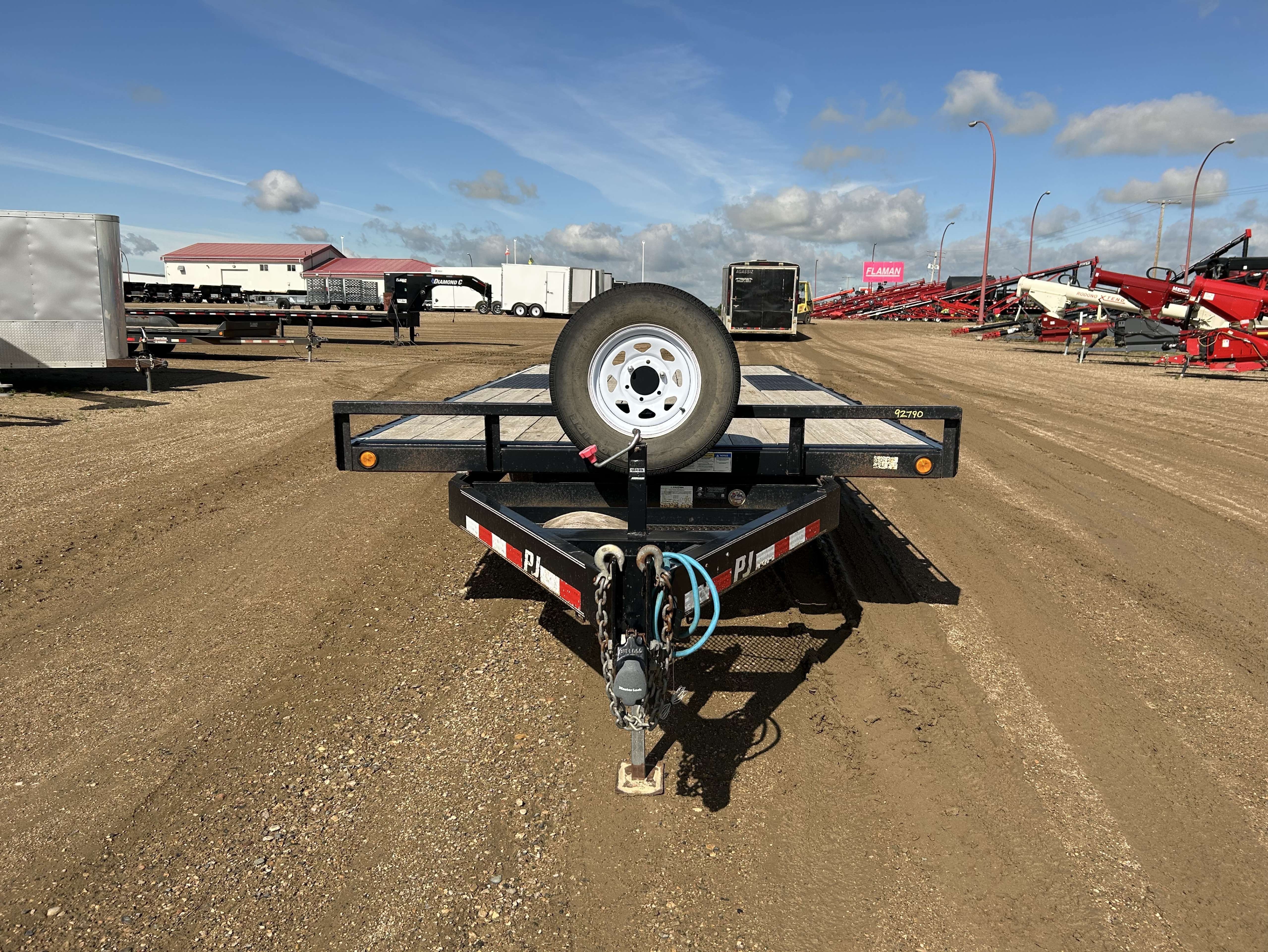 2019 PJ 20' Deckover Flat Deck