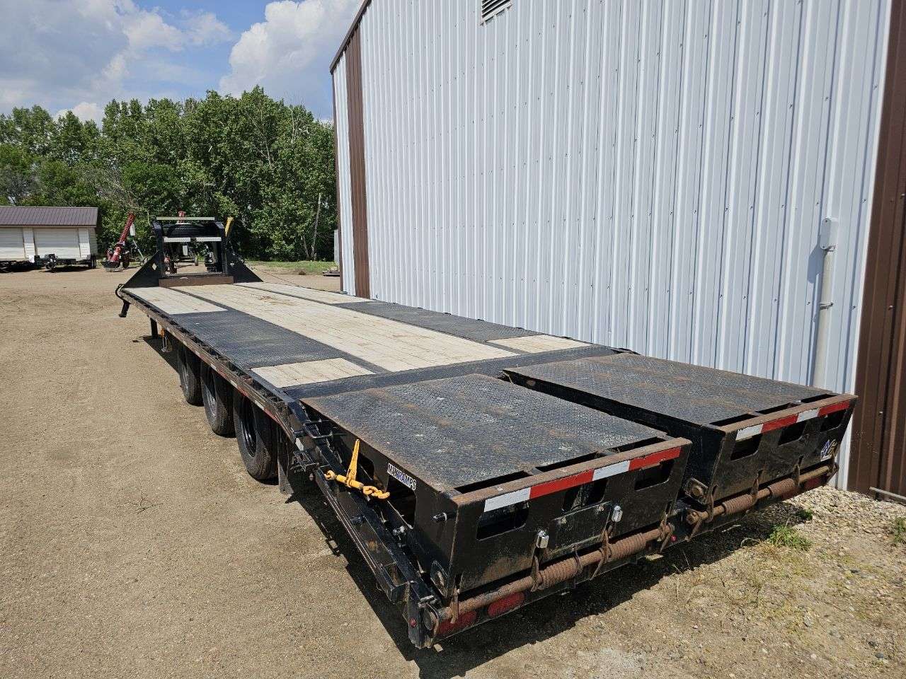 2021 Diamond C FMAX 310 Gooseneck Flat Deck