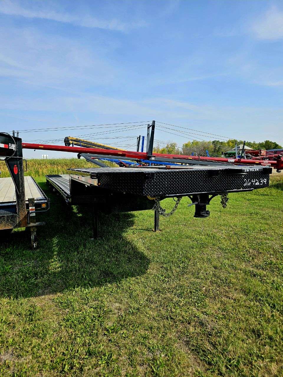 2022 Diamond C SDX 8'6" x 53' Hydraulic Beavertail Step Deck