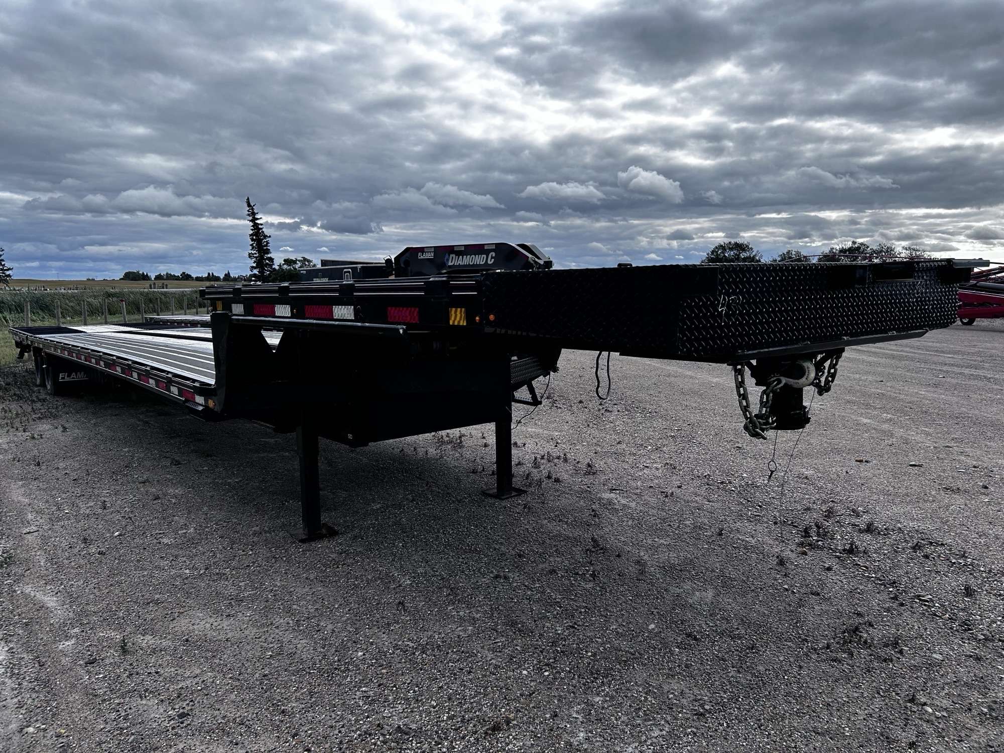 2022 Diamond C SDX 8'6" x 53' Hydraulic BT Step Deck Trailer