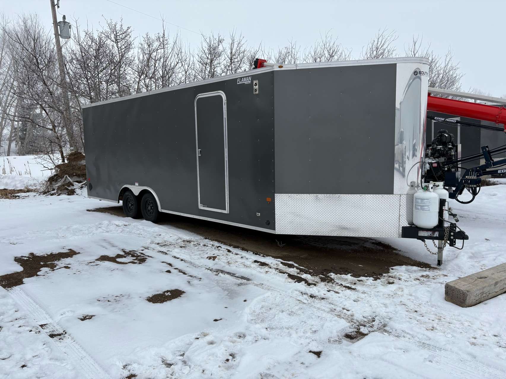 2022 Royal LARSM 8'6" x 22' + V-Nose Toy Hauler