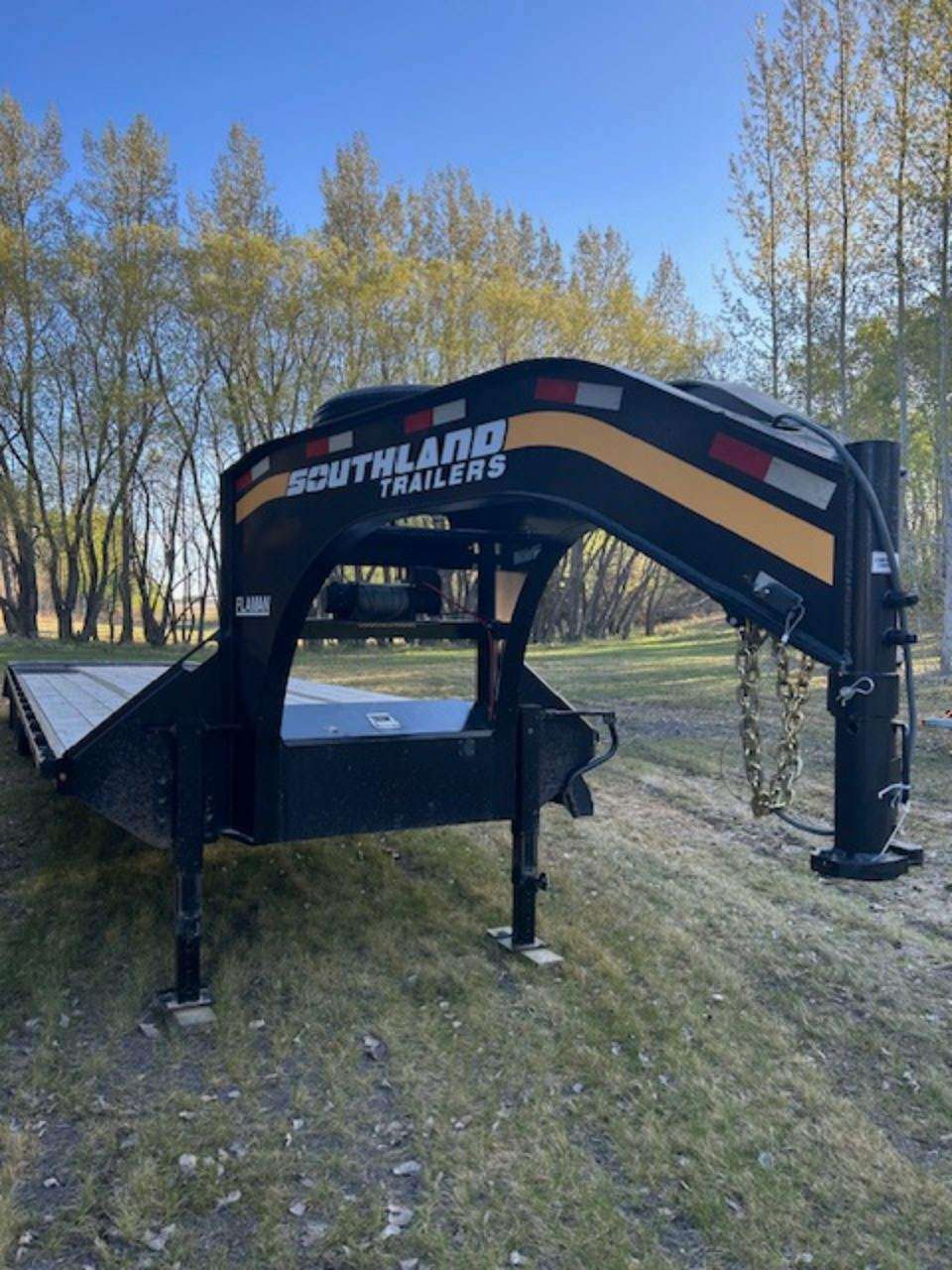 2022 Southland ETGT10-30' Beavertail GN Flat Deck Trailer