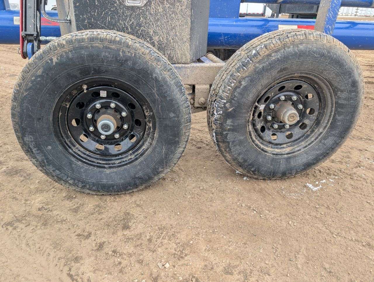 2023 42' Arrow Hyd Tilt Hay Trailer