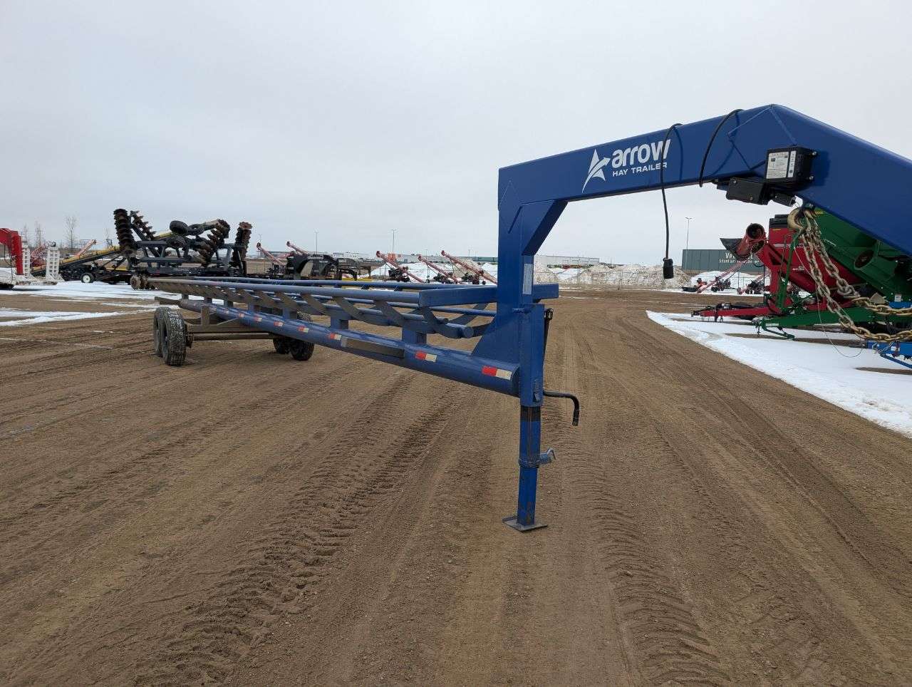 2023 42' Arrow Hyd Tilt Hay Trailer