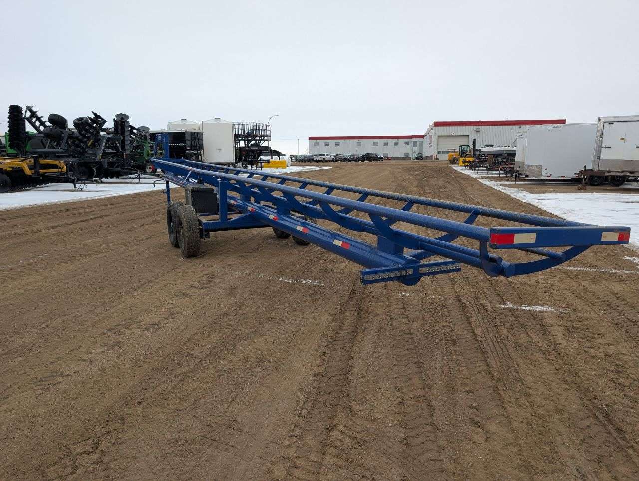 2023 42' Arrow Hyd Tilt Hay Trailer