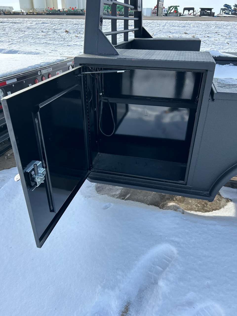 2023 CM TM 9'4" Deluxe Steel Tradesman Truck Deck
