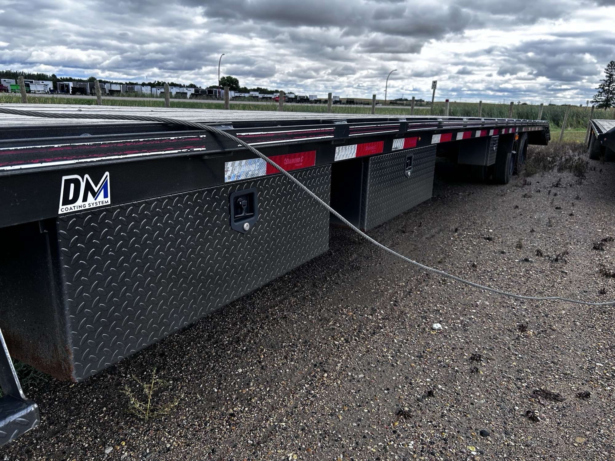 2023 Diamond C 8'6" x 40' GN Beavertail Flat Deck Trailer