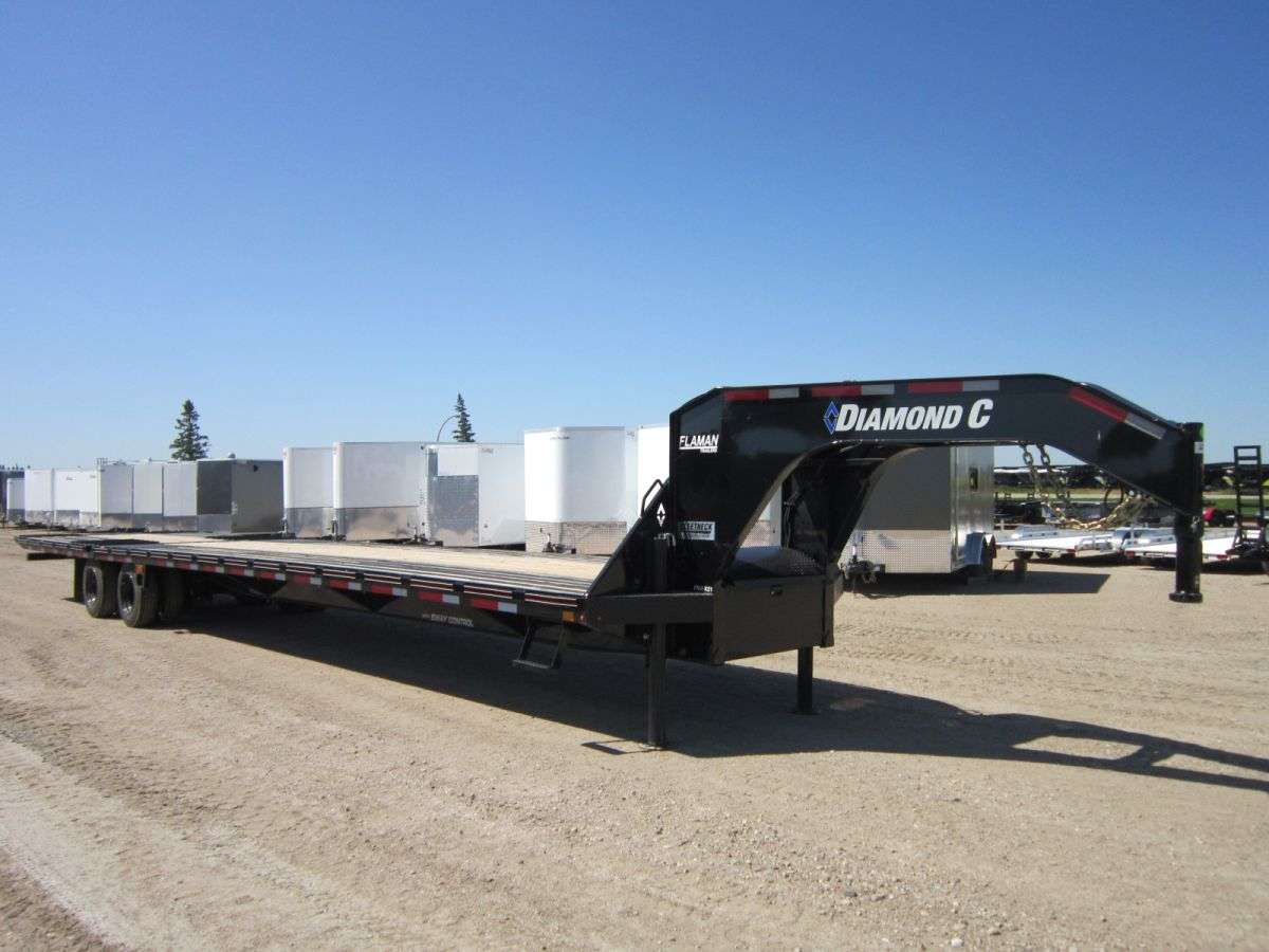 2023 Diamond C FMAX 8'5" x 40' Gooseneck Flat Deck