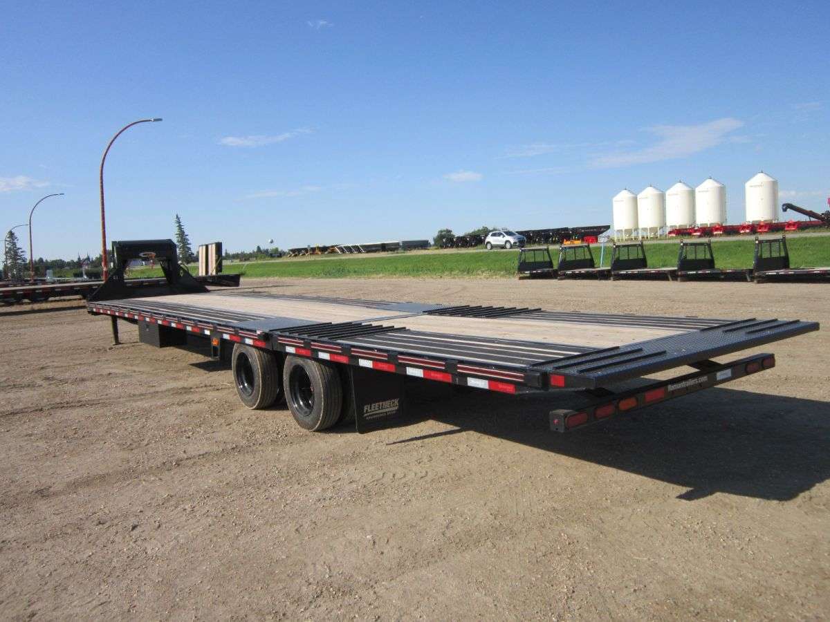 2023 Diamond C FMAX 8'5" x 40' Gooseneck Flat Deck