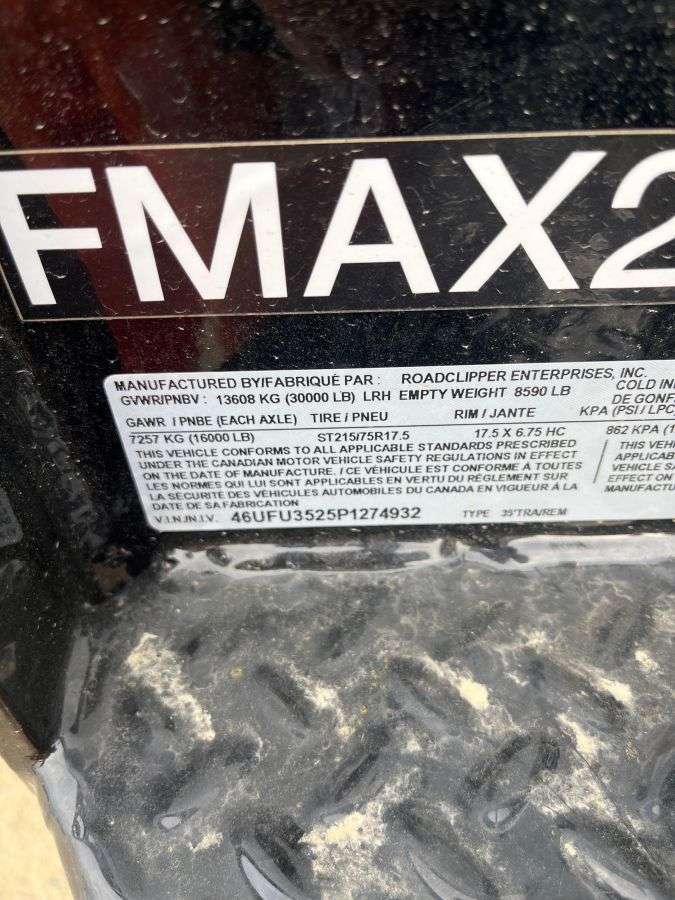 2023 Diamond C FMAX 8'6" x 35' GN Beavertail Flat Deck