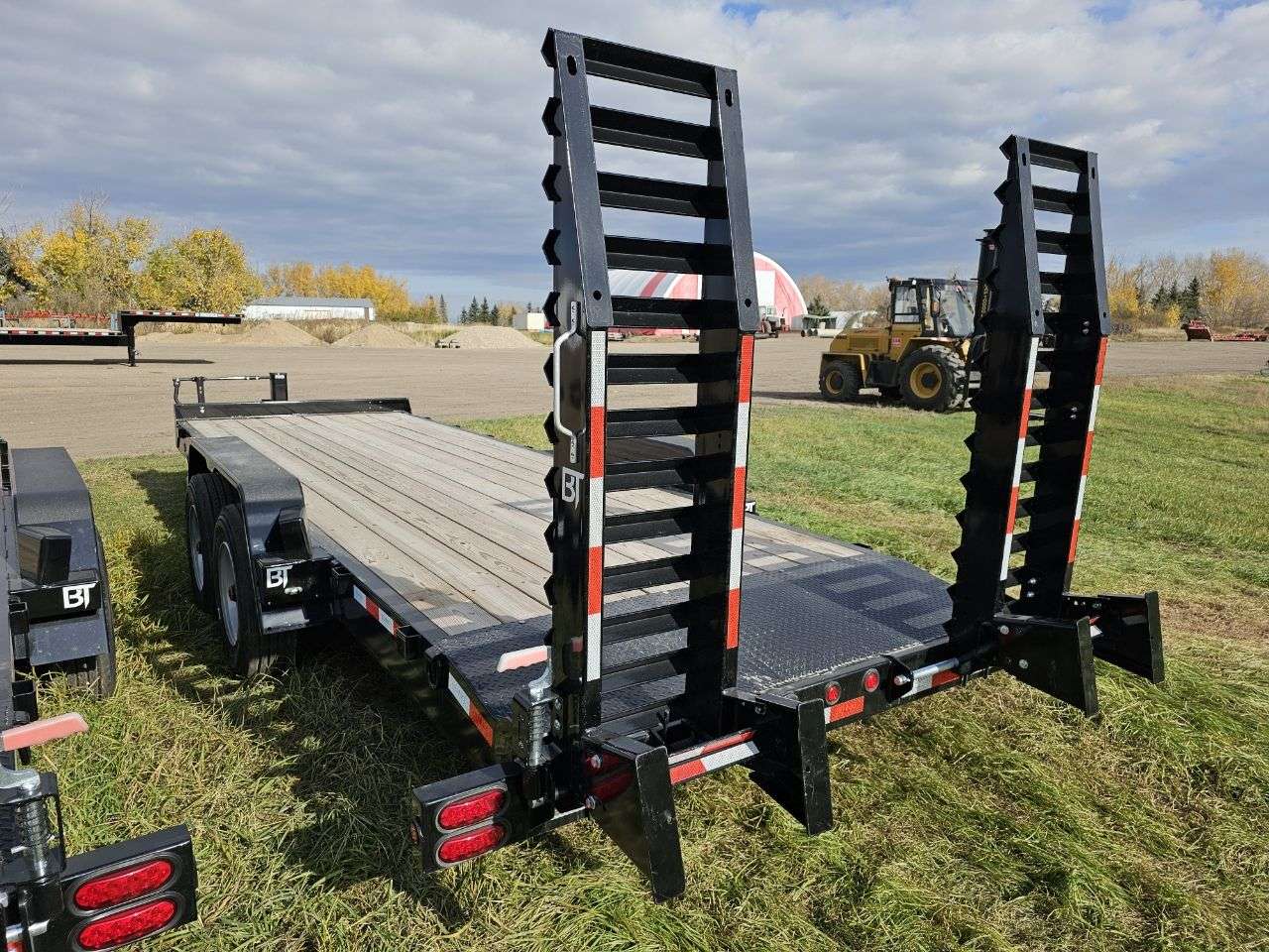 2024 Behnke CBCT 8'6" x 22' Beavertail Flat Deck Trailer