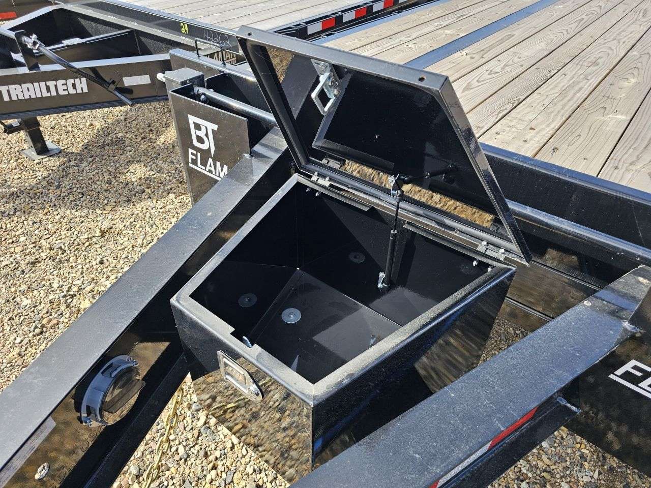 2024 Behnke FB 8'6" x 29' Pintle Flat Deck Trailer