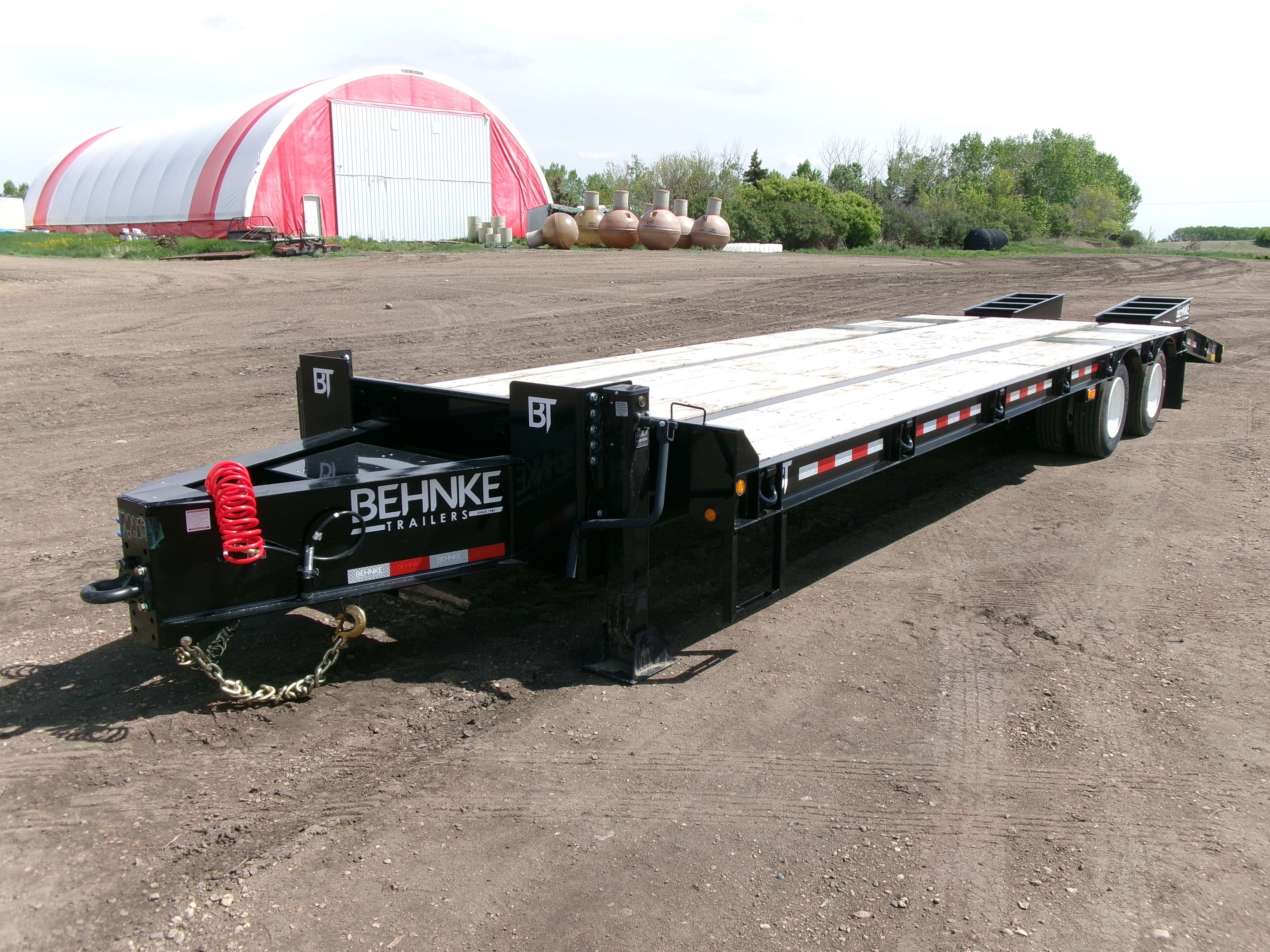 2024 Behnke FBSD 8'6" x 31' Pintle Flat Deck