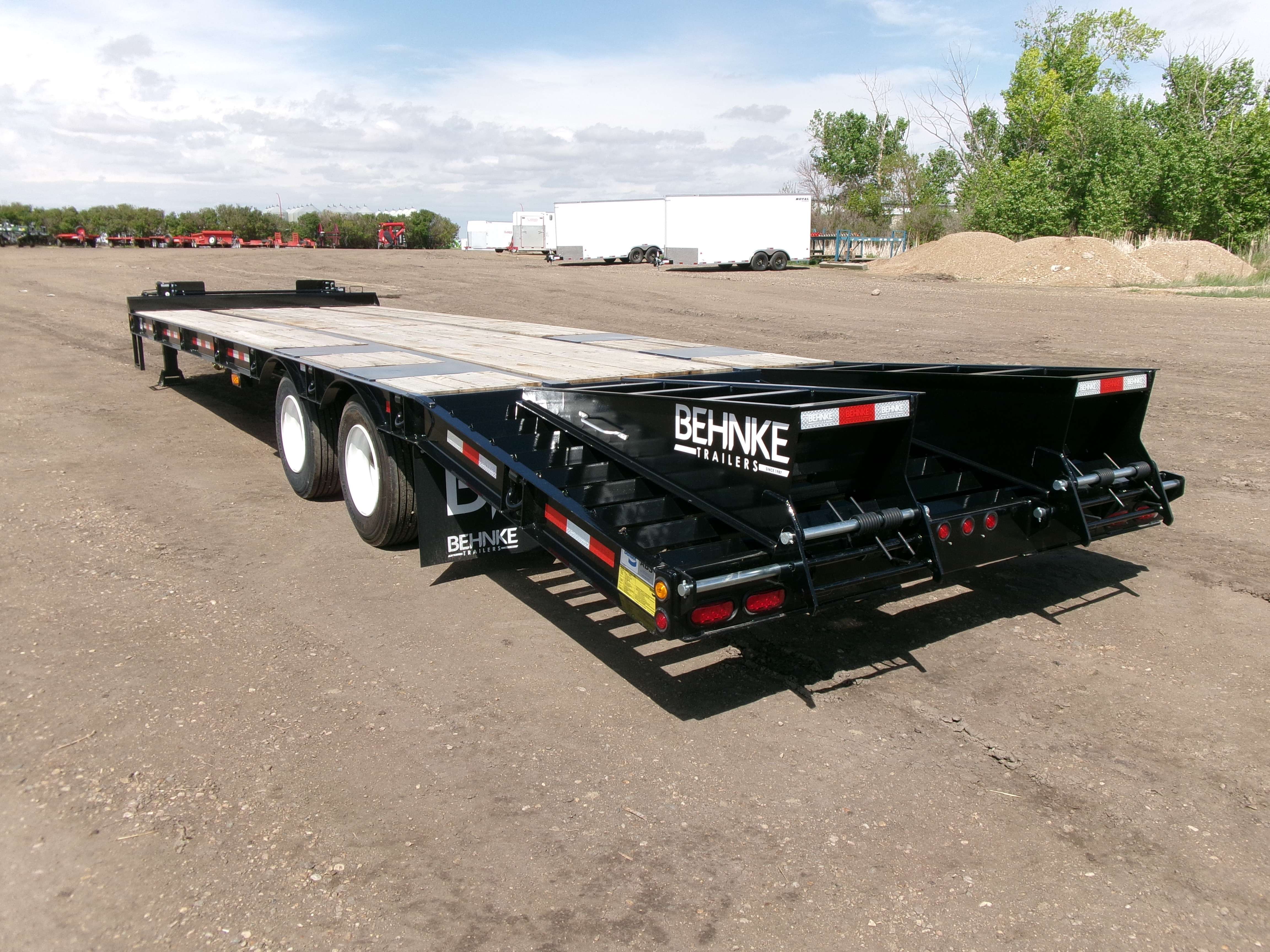 2024 Behnke FBSD 8'6" x 31' Pintle Flat Deck Trailer