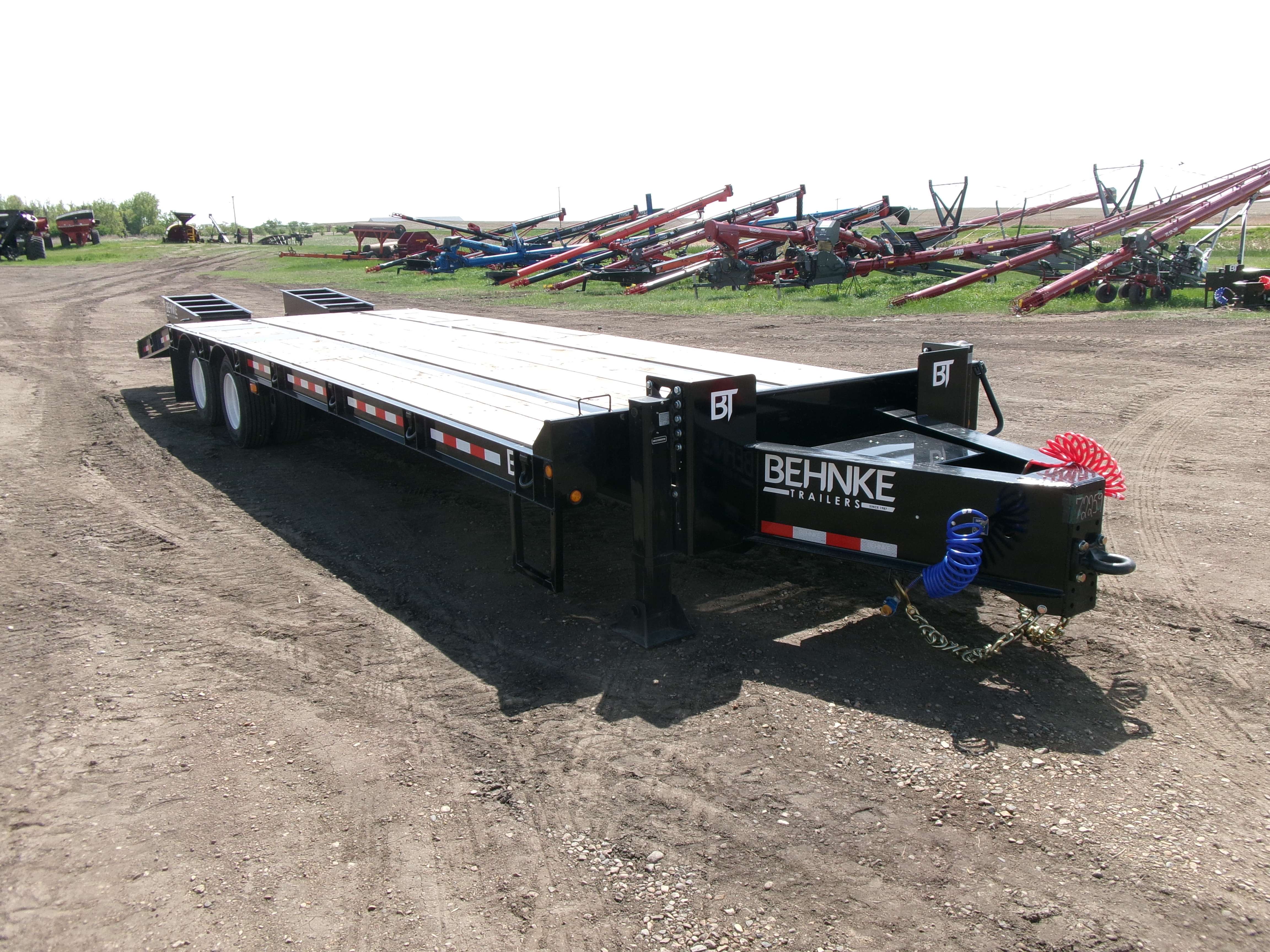 2024 Behnke FBSD 8'6" x 31' Pintle Flat Deck Trailer