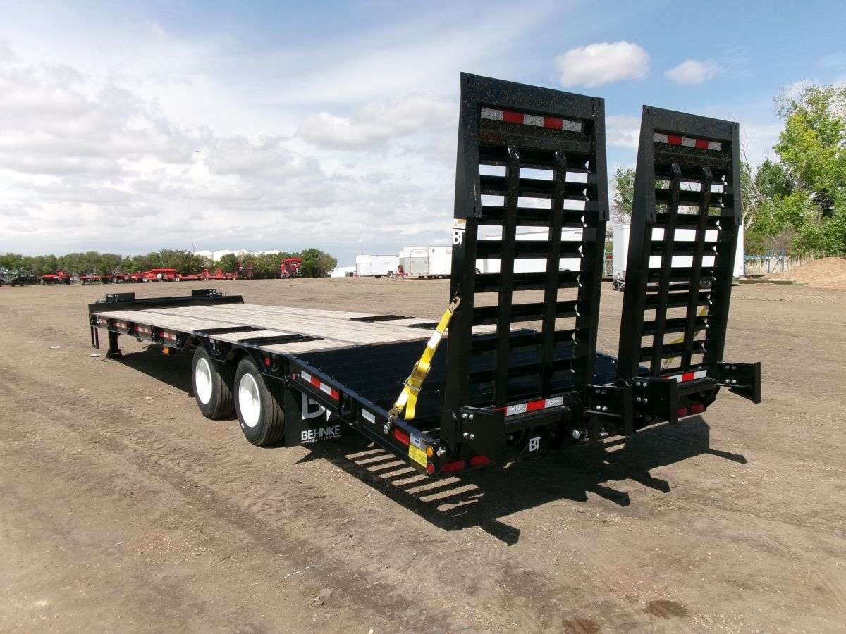 2024 Behnke FBSD 8'6" x 31' Pintle Flat Deck Trailer