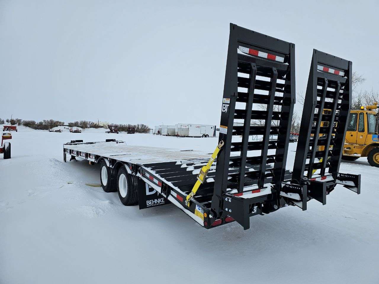 2024 Behnke FBSD 8'6" x 31' Pintle Flat Deck Trailer