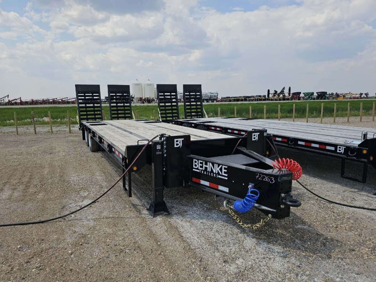 2024 Behnke FBSD 8'6" x 31' Pintle Flat Deck Trailer