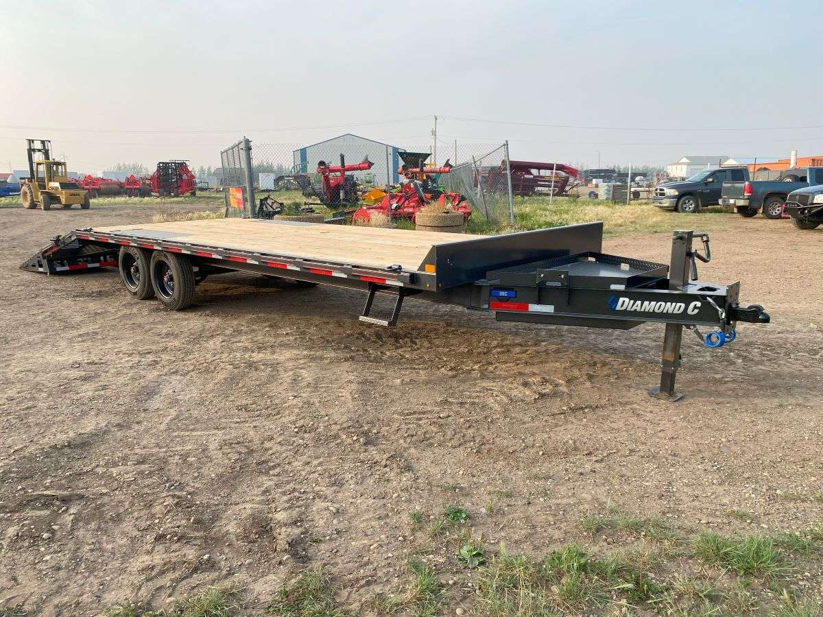 2024 Diamond C 26' Deck-Over Trailer