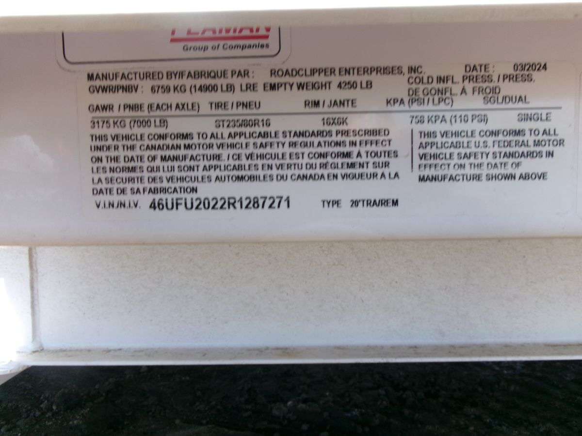 2024 Diamond C DEC 8'6" x 25' Beavertail Deckover