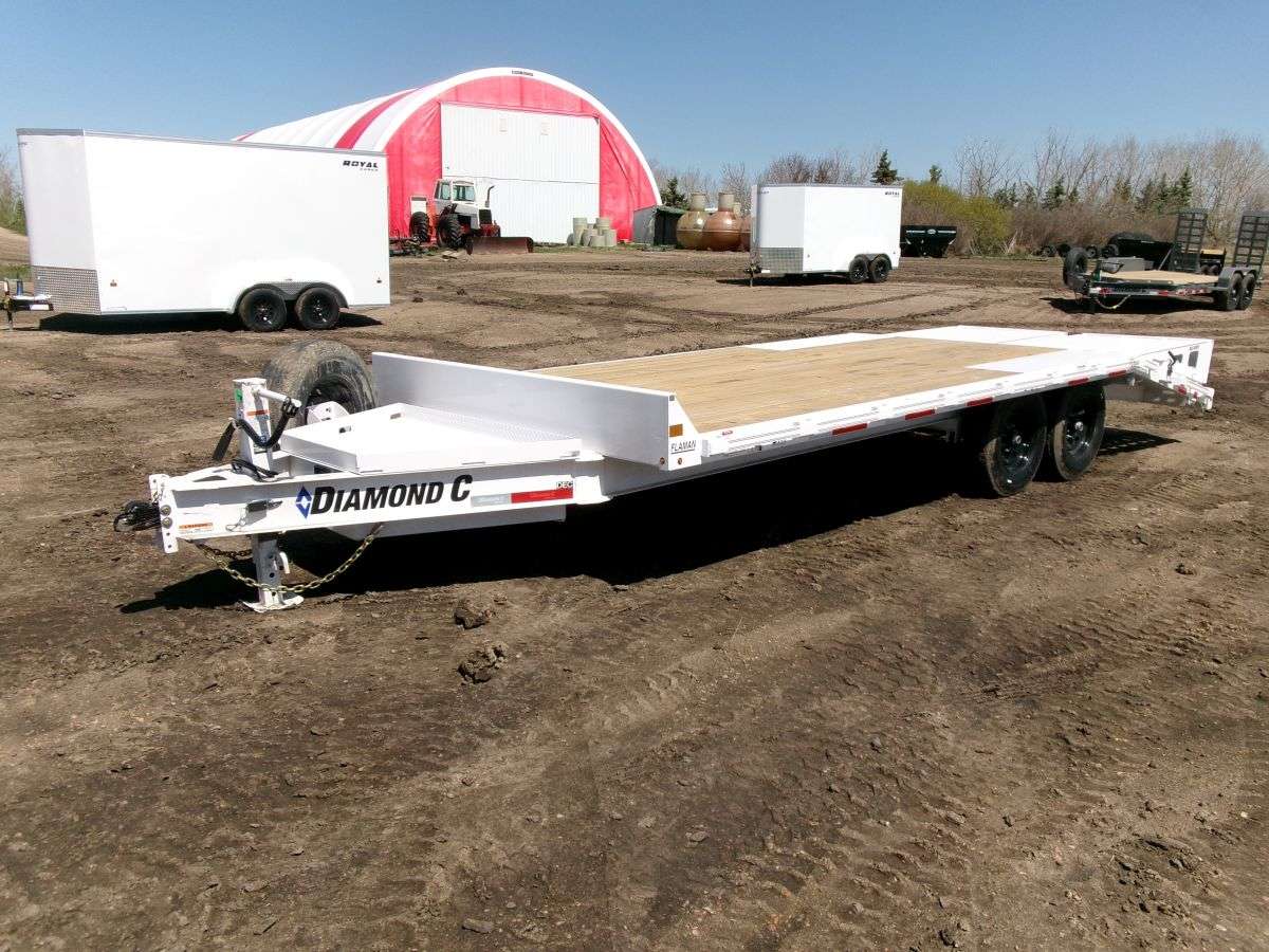 2024 Diamond C DEC 8'6" x 25' Beavertail Deckover