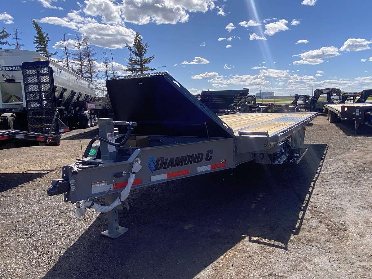 2024 Diamond C DET207- 20' Tilt Deck Trailer