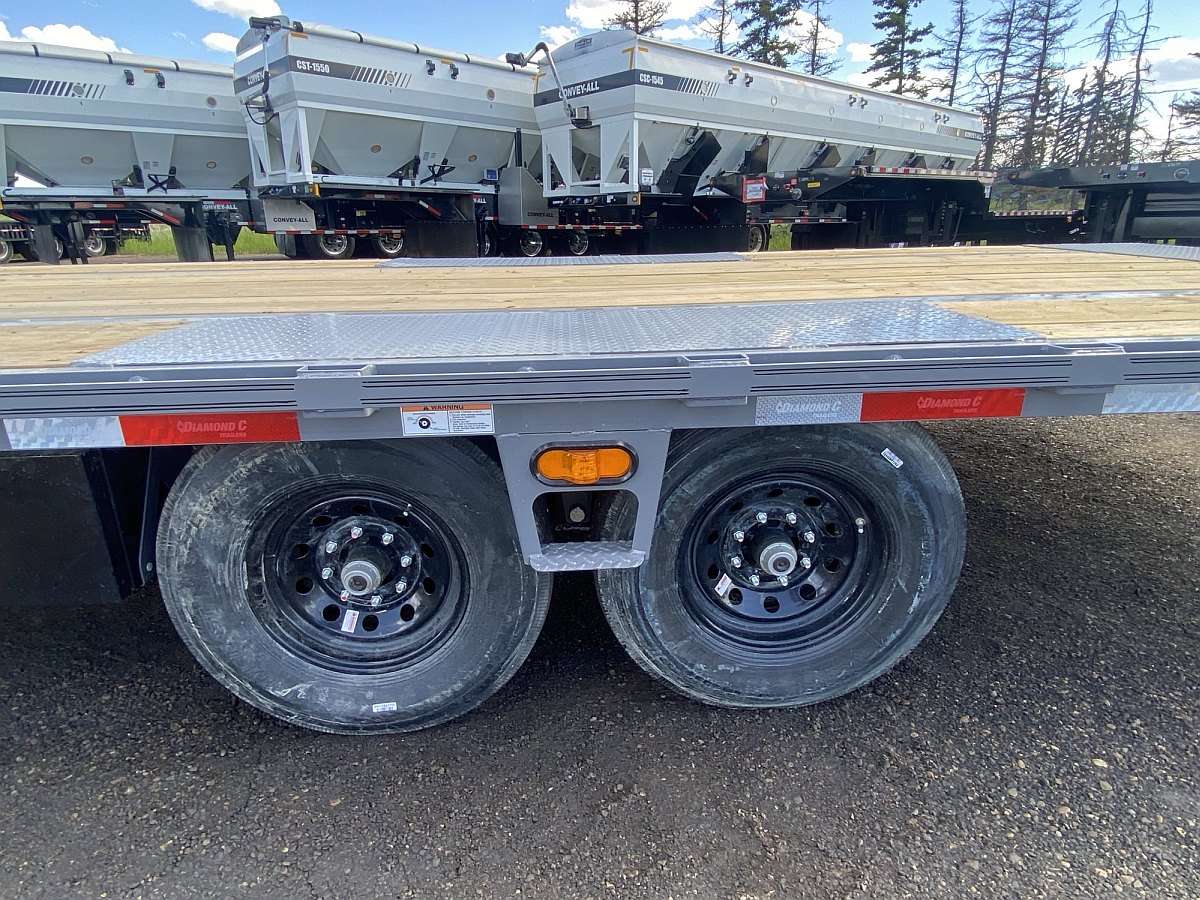 2024 Diamond C DET207- 20' Tilt Deck Trailer