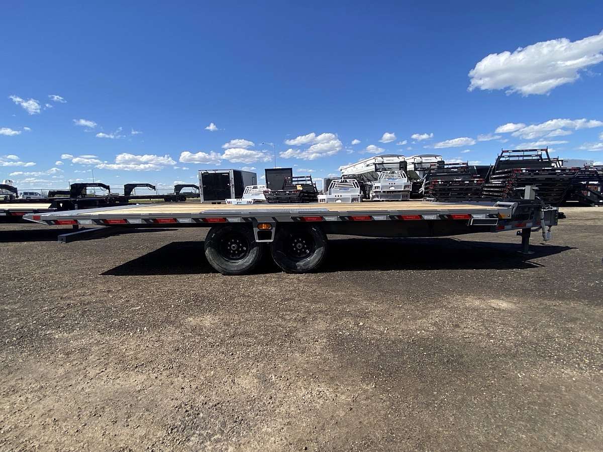 2024 Diamond C DET207- 20' Tilt Deck Trailer