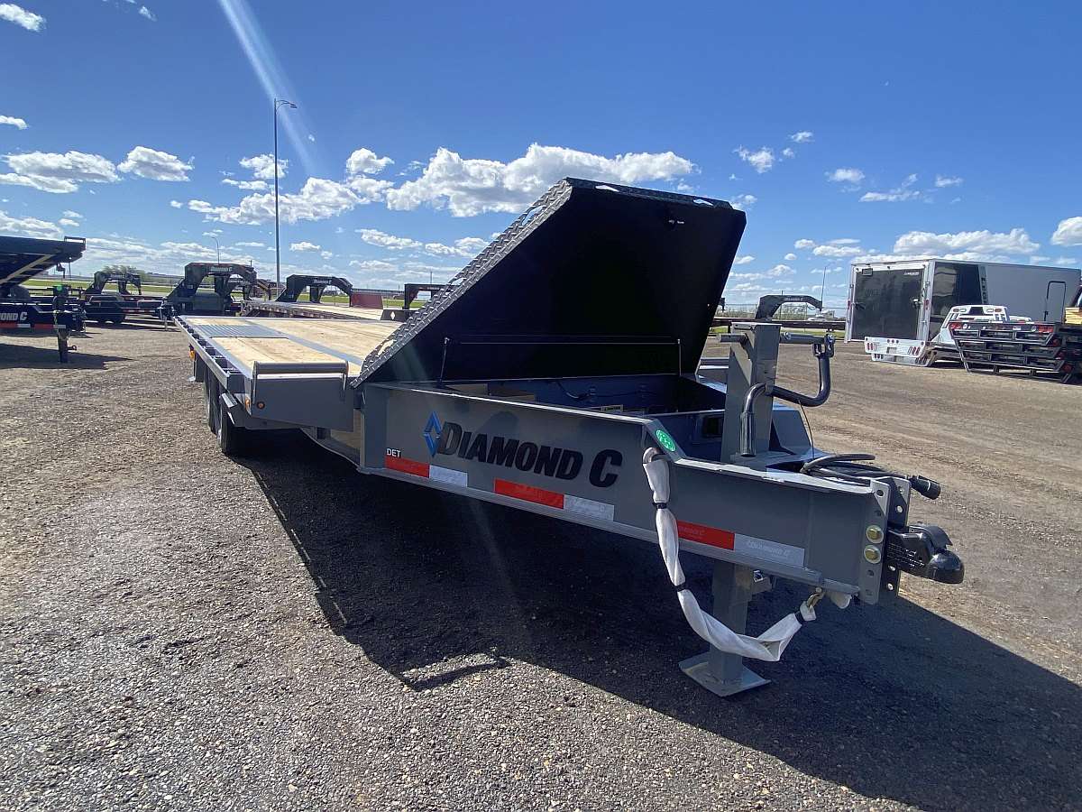 2024 Diamond C DET207- 20' Tilt Deck Trailer