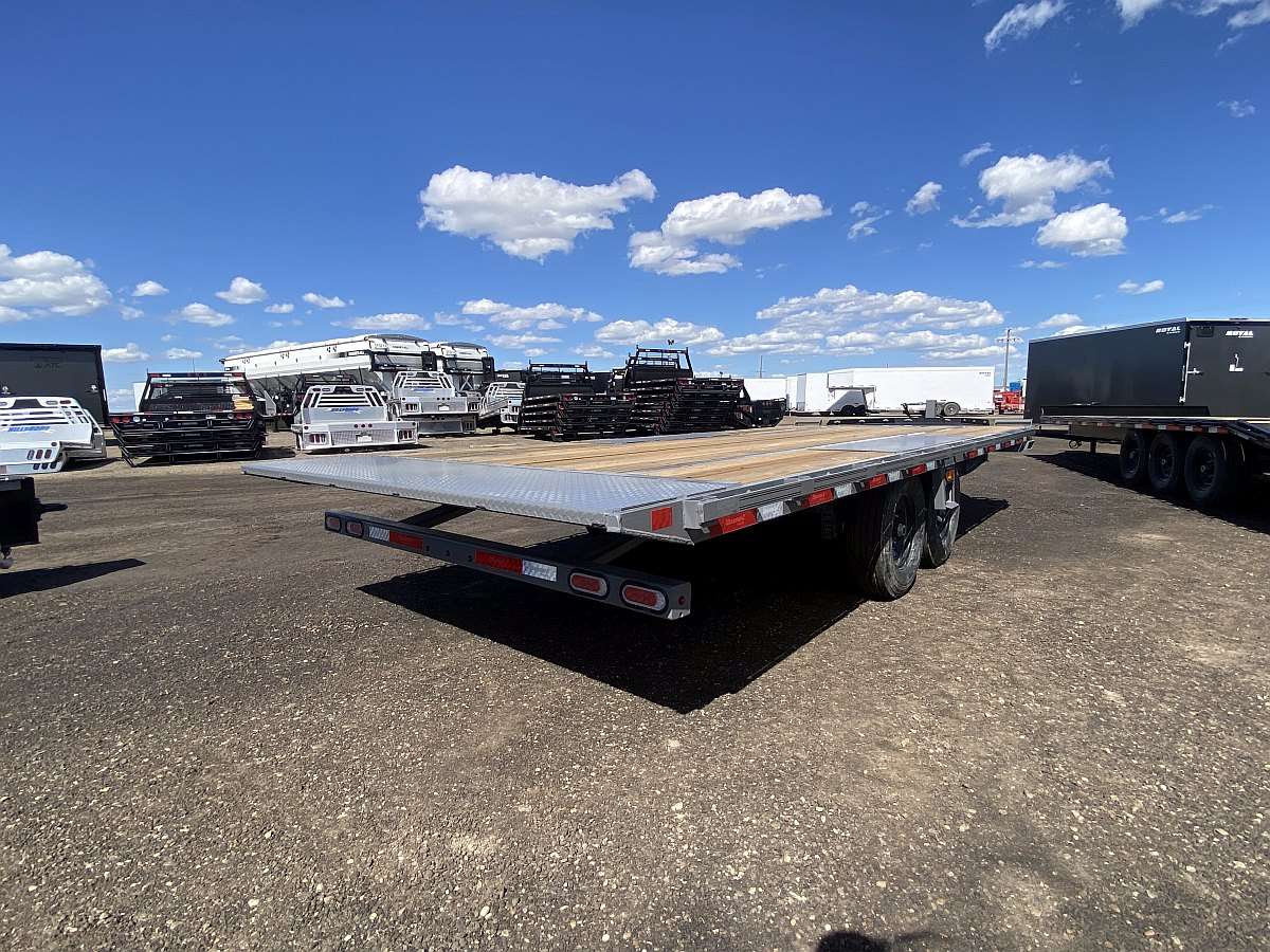 2024 Diamond C DET207- 20' Tilt Deck Trailer