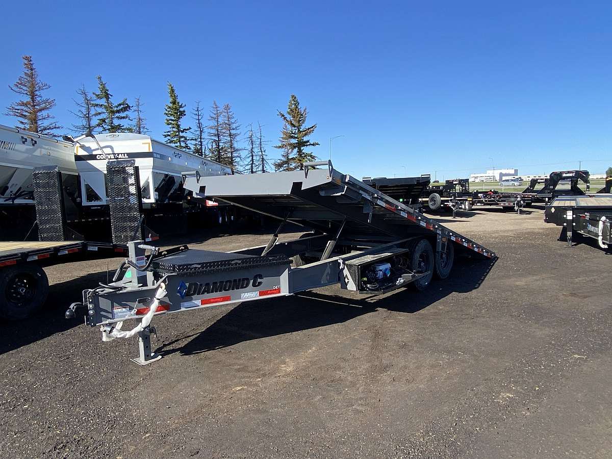 2024 Diamond C DET207- 20' Tilt Deck Trailer