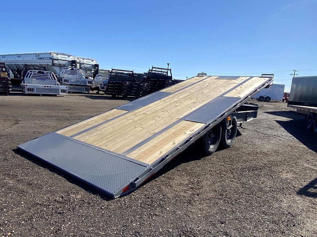 2024 Diamond C DET207- 20' Tilt Deck Trailer