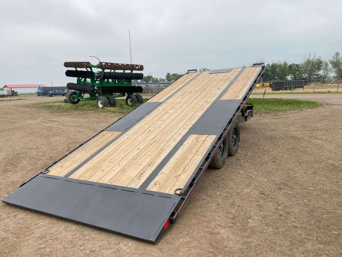 2024 Diamond C DET207 22' Tilt Deck Trailer