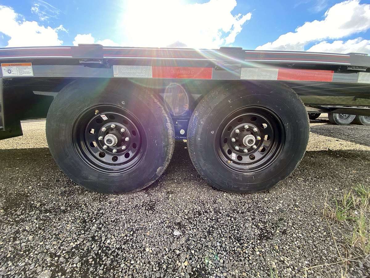 2024 Diamond C DET207- 22' Tilt Deck Trailer