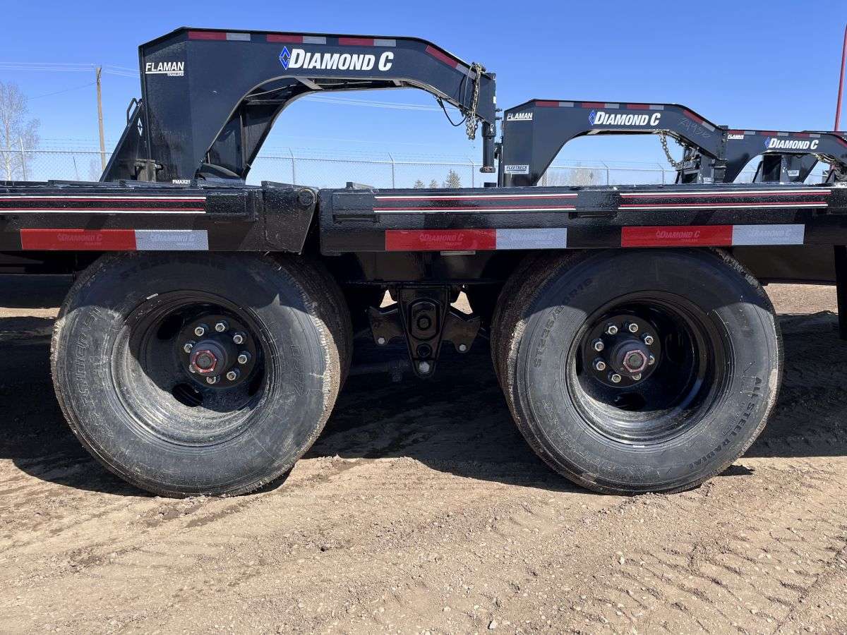 2024 Diamond C FMAX 8'5" x 44' Gooseneck Flat Deck