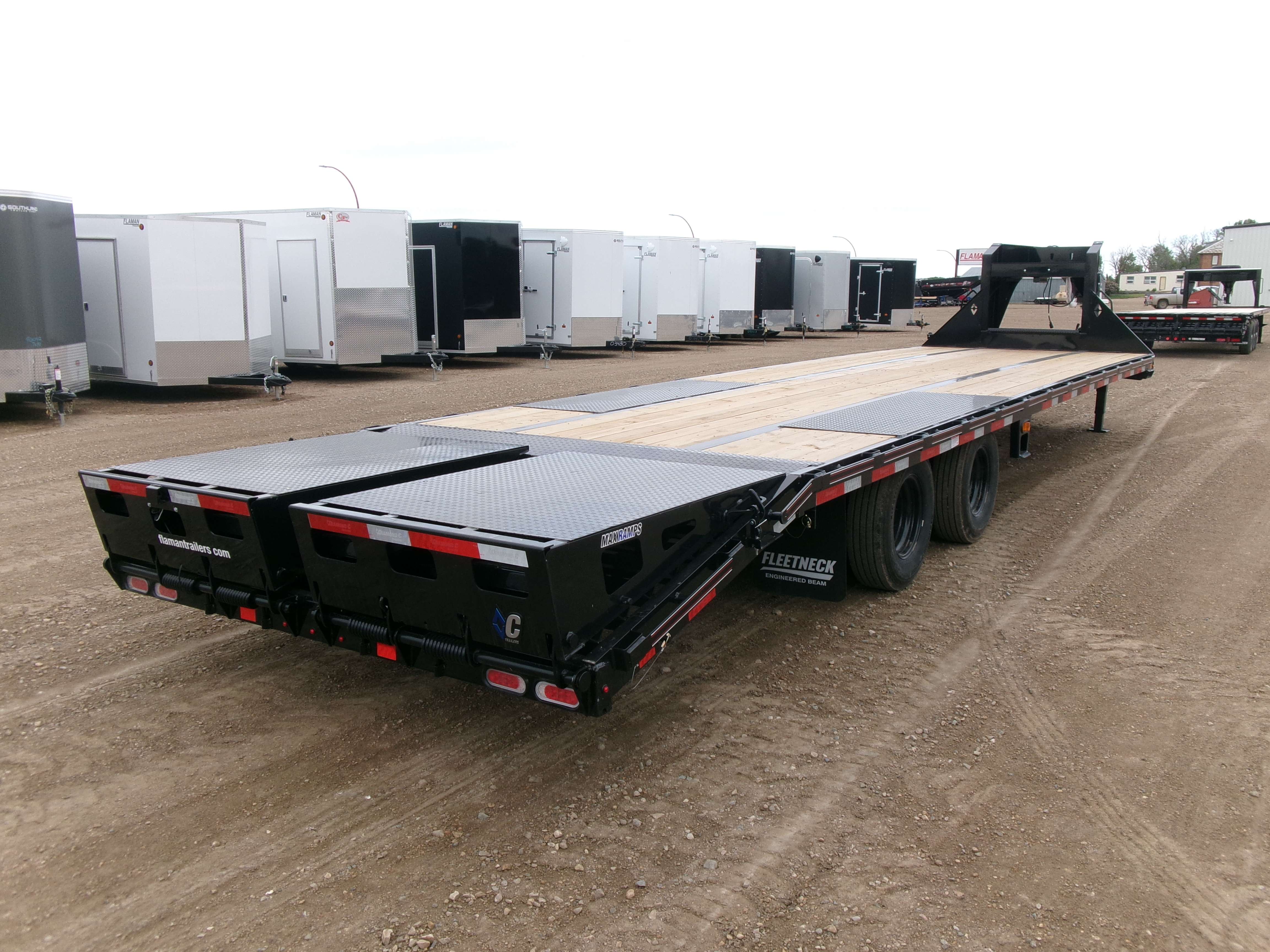 2024 Diamond C FMAX 8'6" x 32' Gooseneck Flat Deck