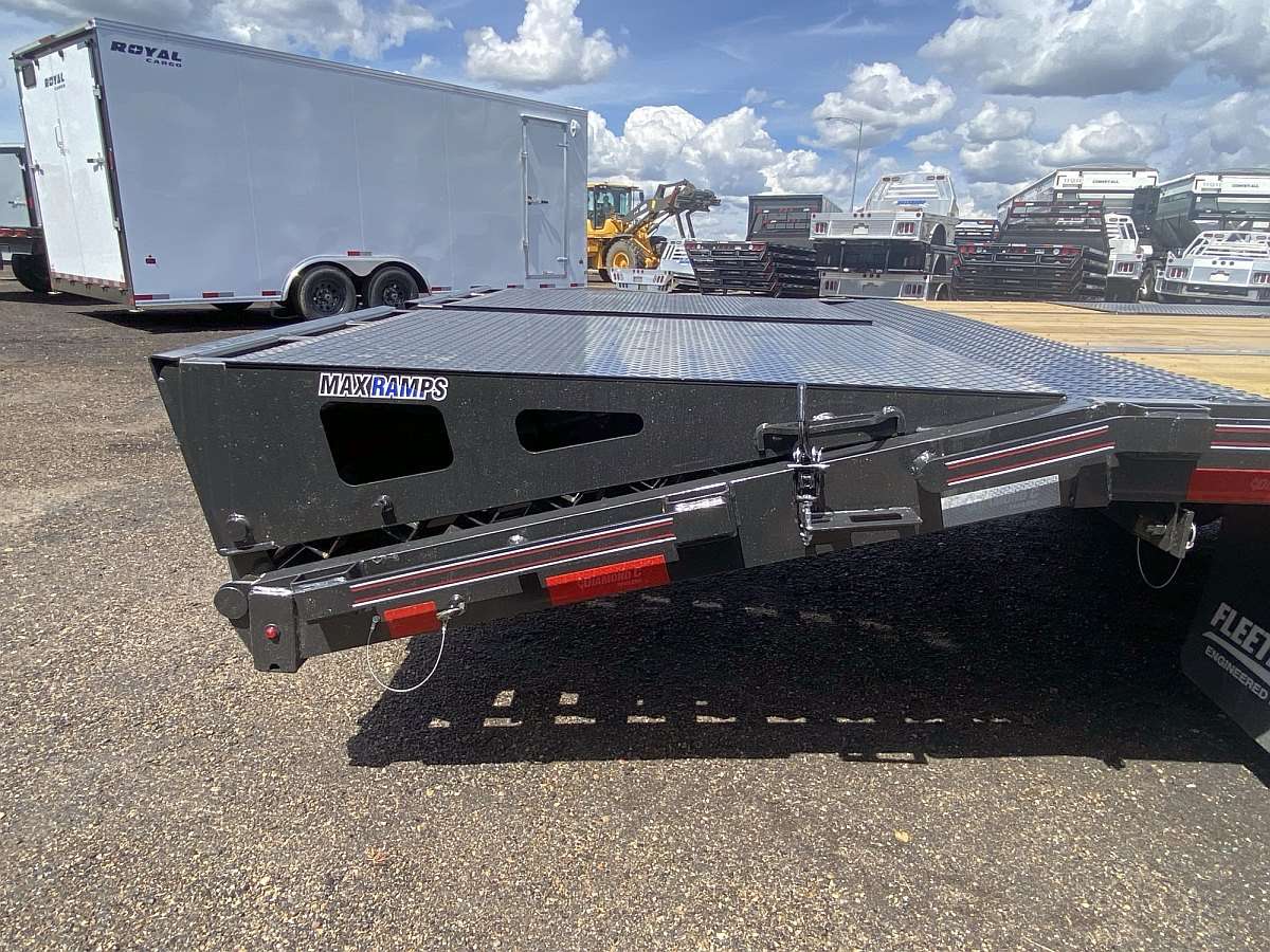 2024 Diamond C FMAX210- 30' Gooseneck Trailer